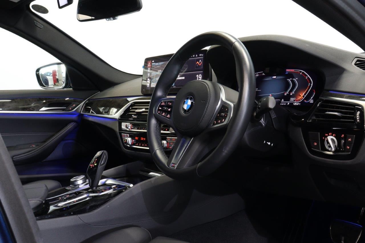520d xDrive Sedan RHD