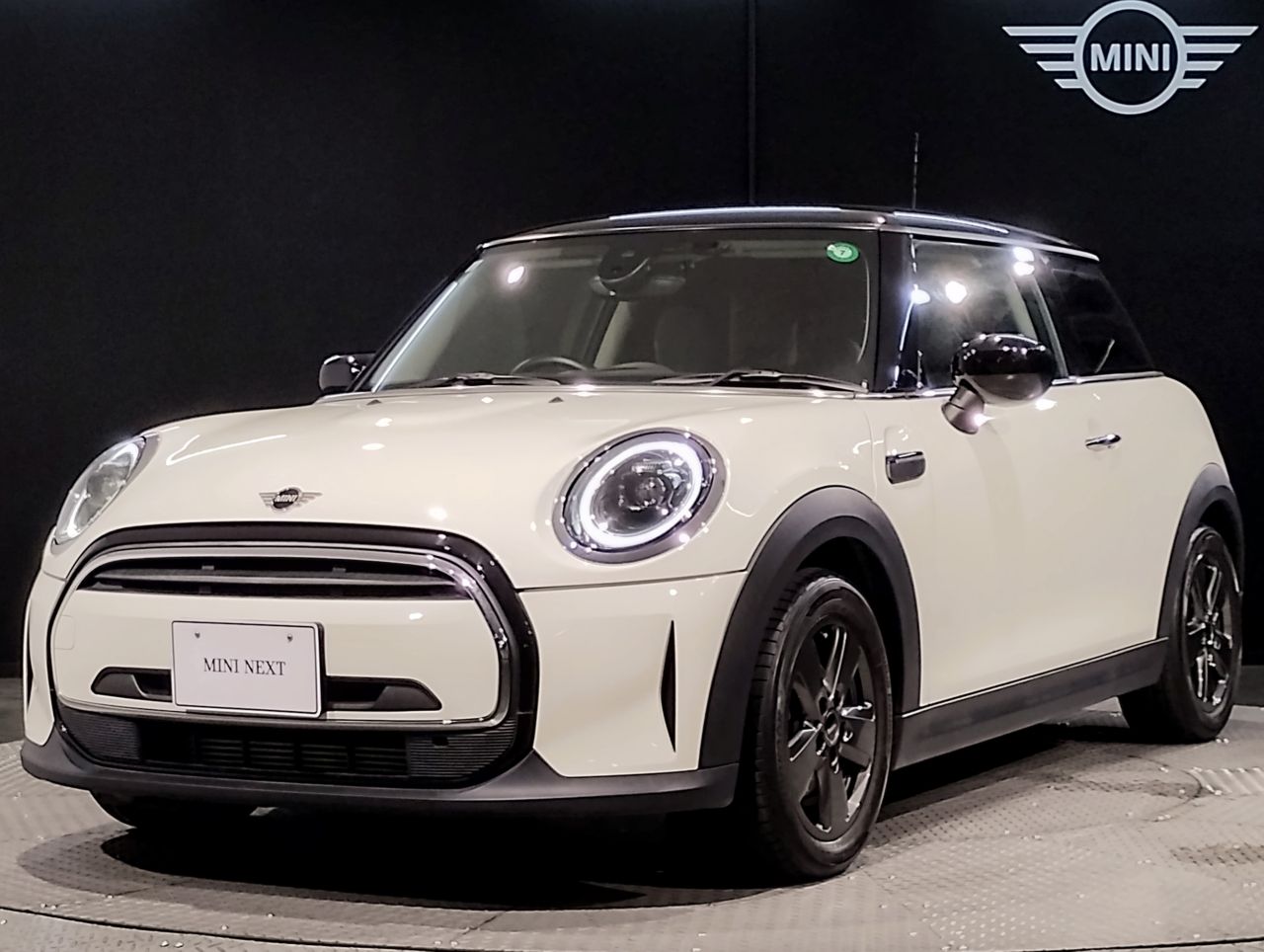 THE NEW MINI COOPER 3 DOOR.