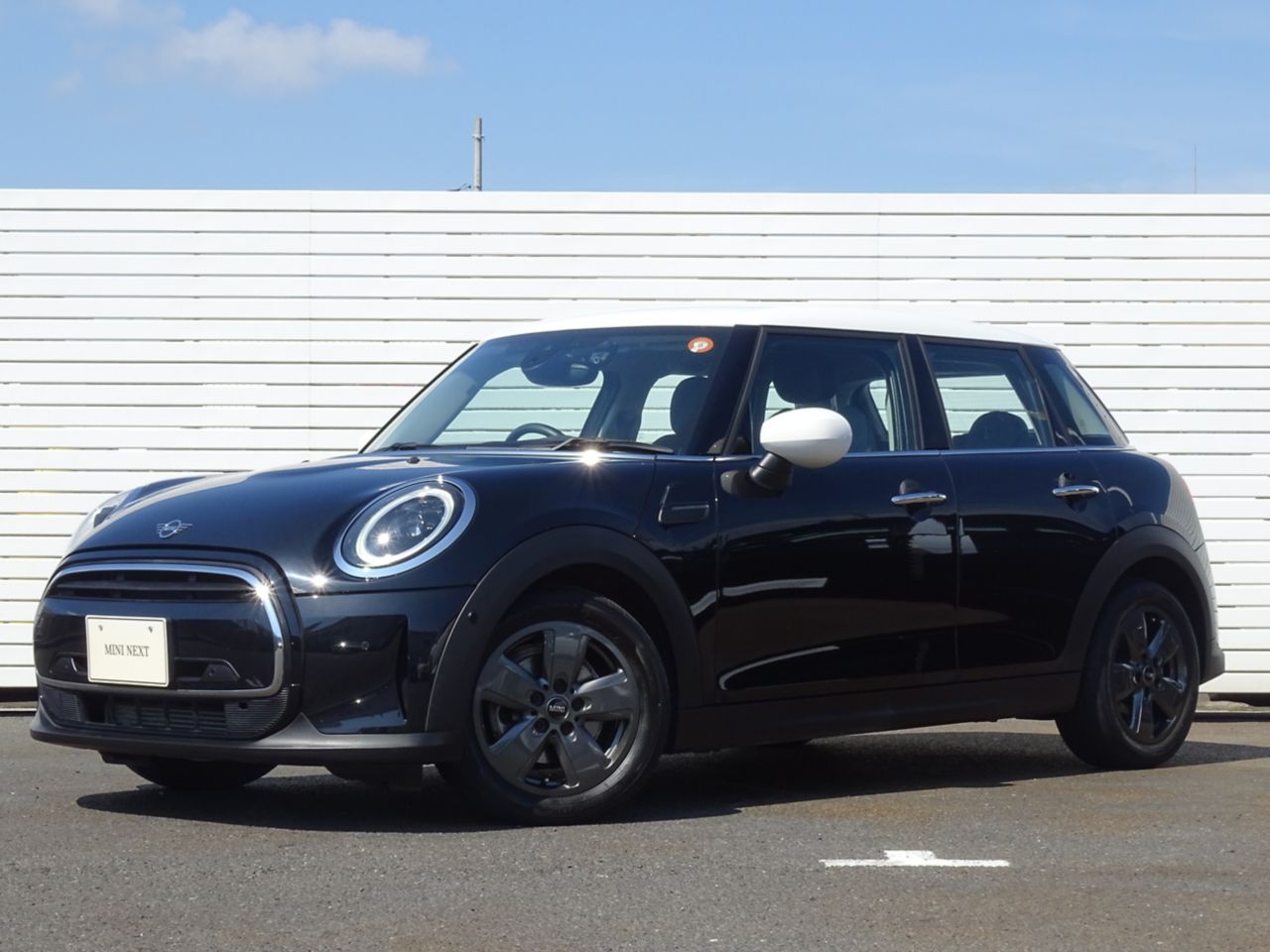 MINI COOPER 5 DOOR.