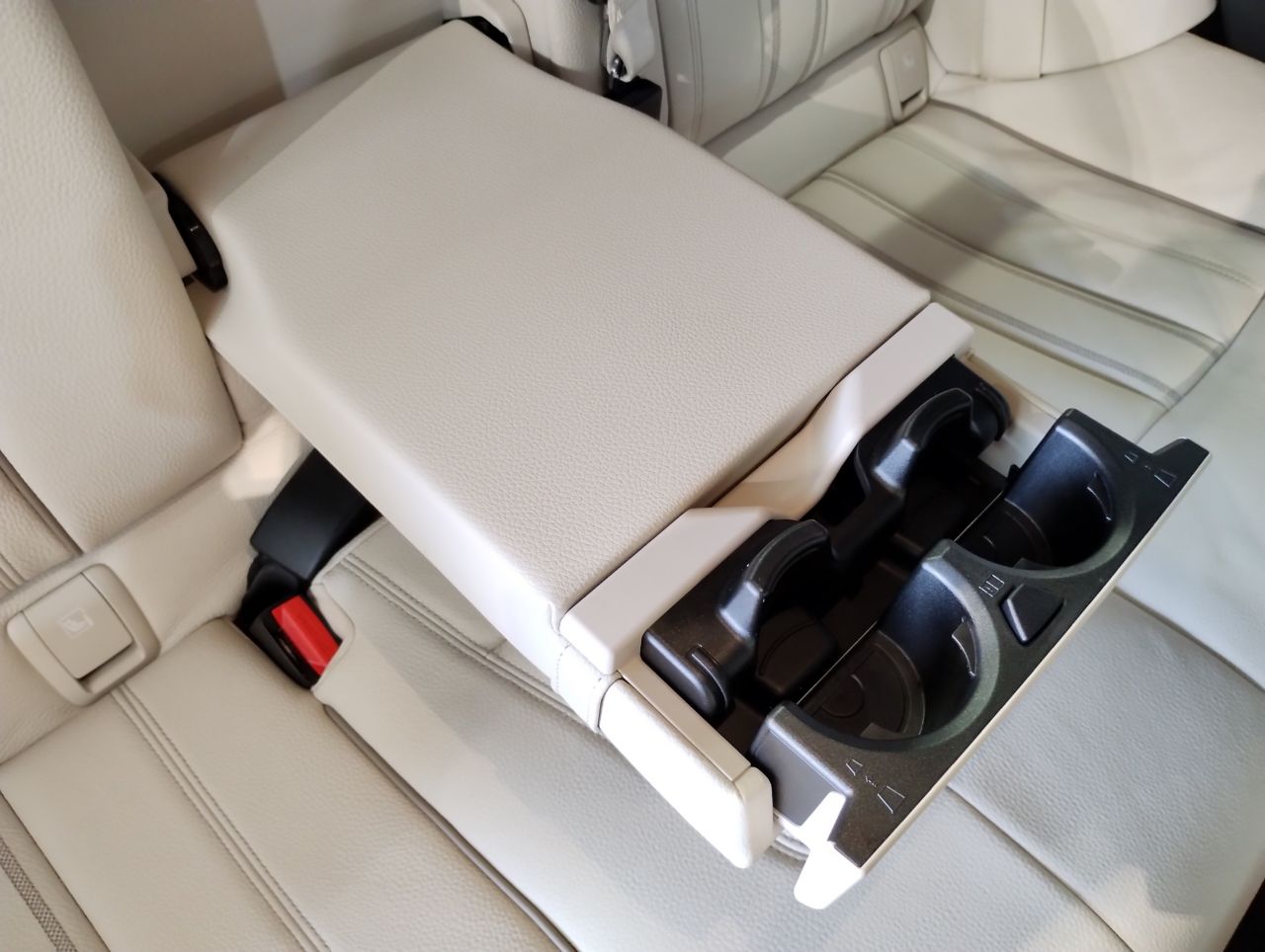 520d xDrive Sedan RHD