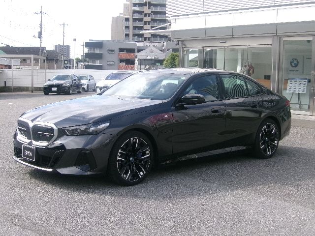 BMW i5 M60 xDrive Sedan RHD