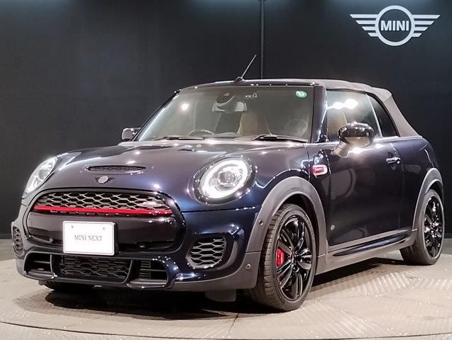 MINI JOHN COOPER WORKS CONVERTIBLE.