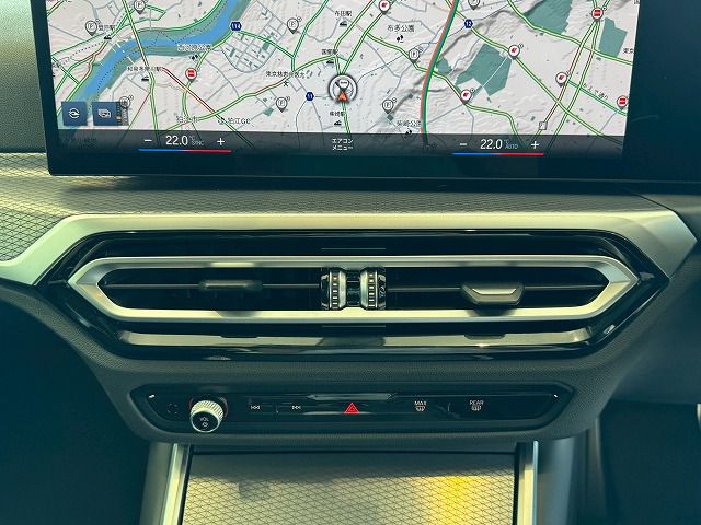 320d xDrive Berline RHD