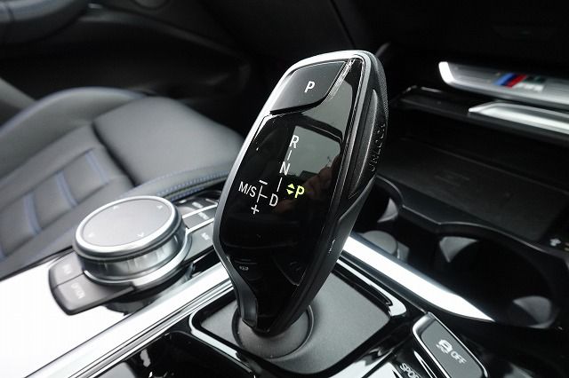 G01 X3 M40i RHD ZA