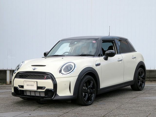 THE NEW MINI COOPER SD 5 DOOR.