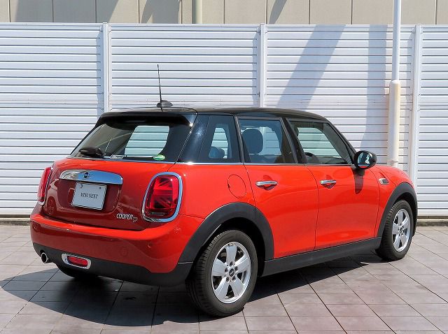 F55 COOPER D (AT)