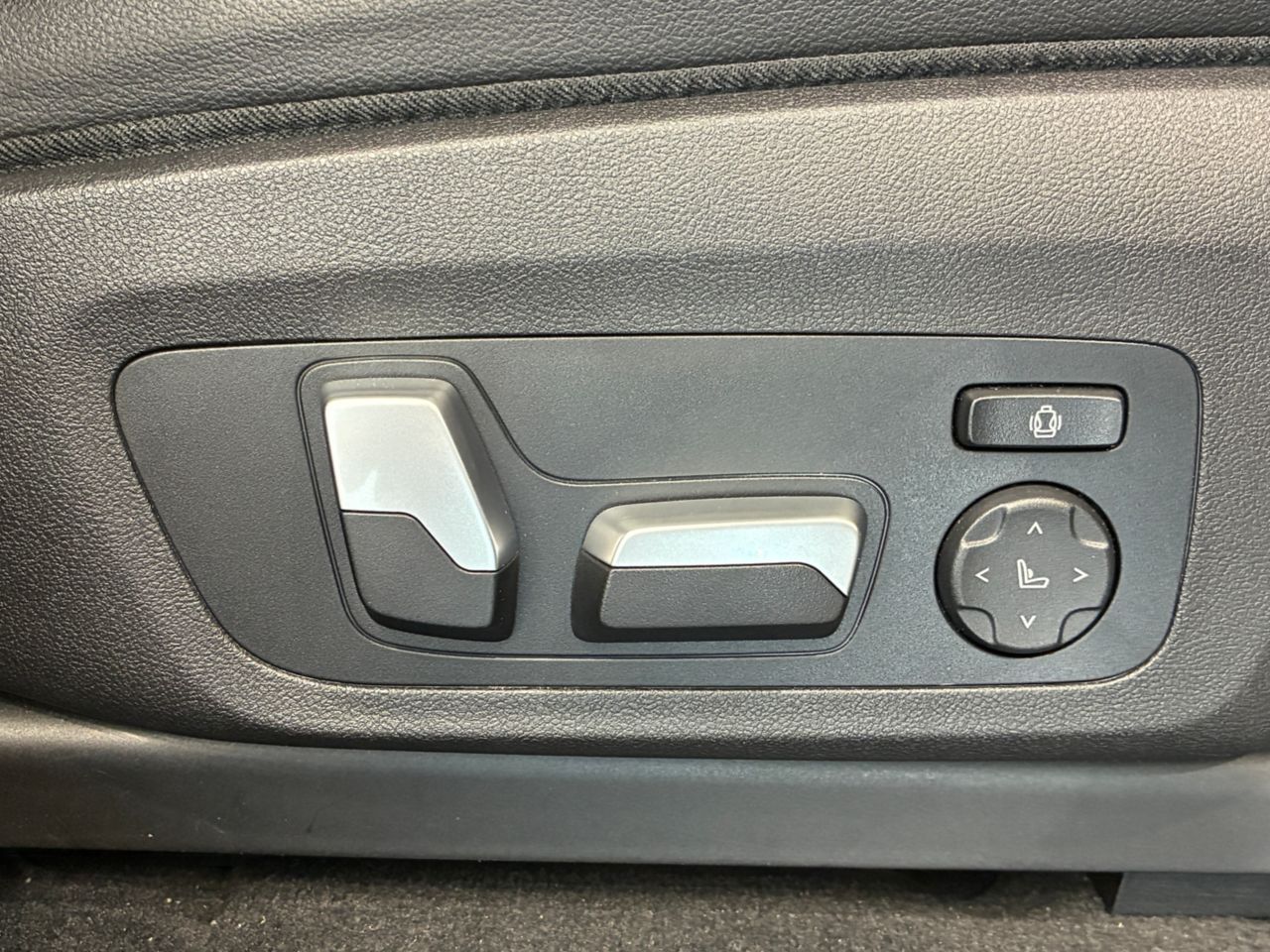 X4 xDrive20d RHD