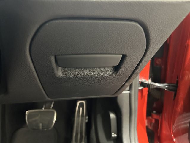 G29 z4 sDrive20i RHD