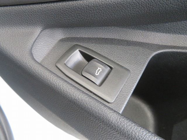 318i Berline RHD
