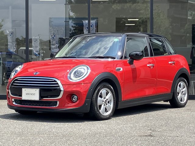 MINI COOPER 5 DOOR.