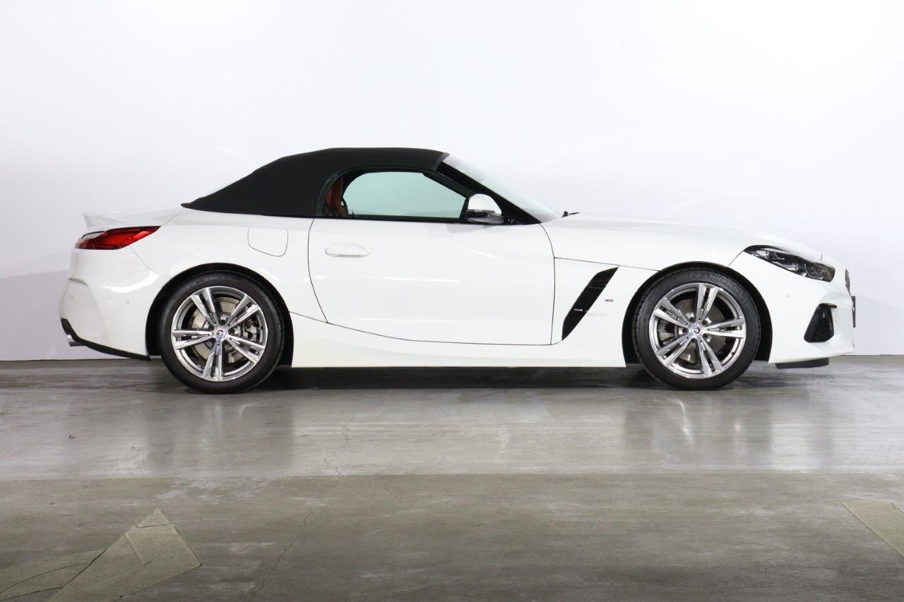G29 z4 sDrive20i RHD