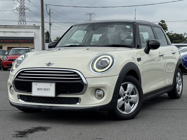 THE NEW MINI COOPER D 5 DOOR.
