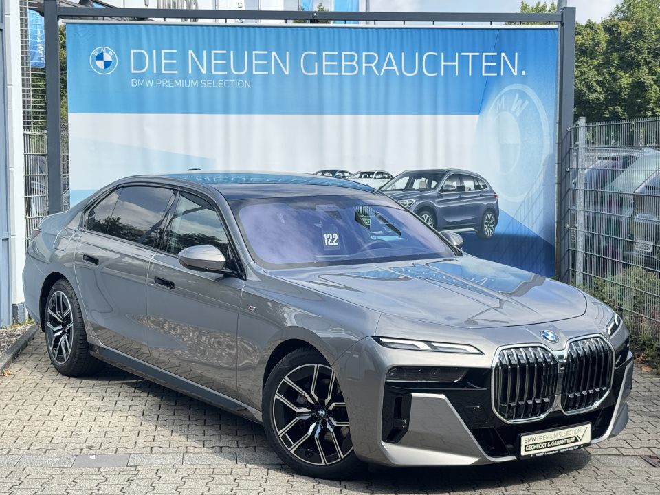 BMW 740