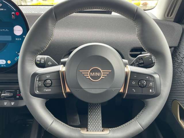 J01 MINI Cooper E