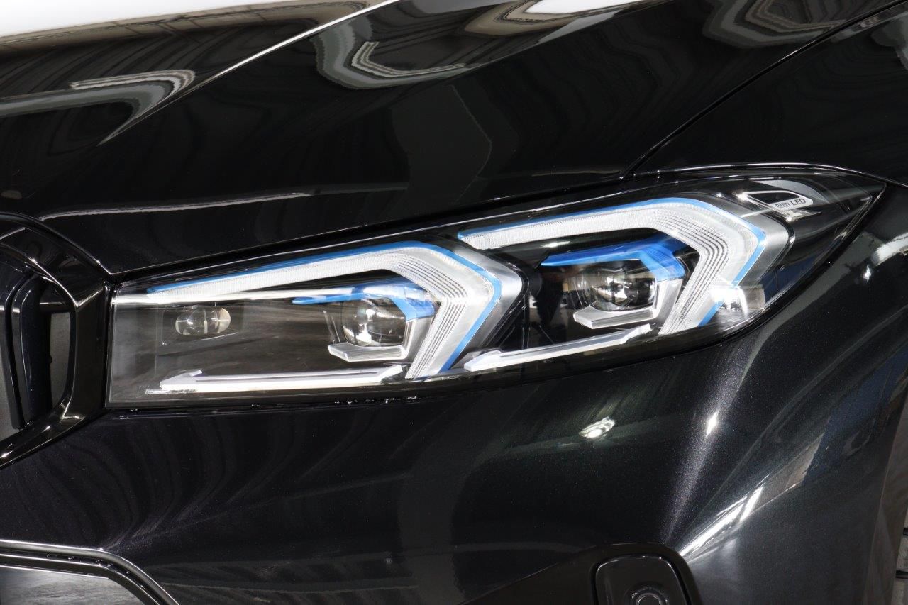 320d xDrive Berline RHD