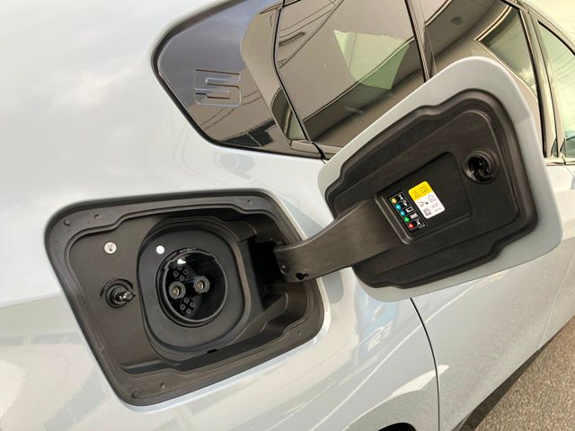 BMW i5 eDrive40 Sedan RHD