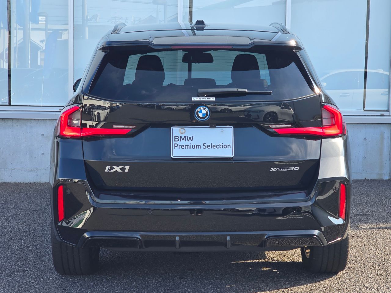 U11 iX1 xDrive30