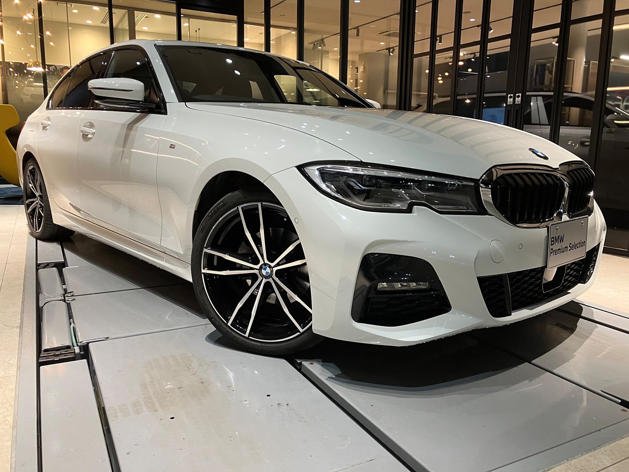 G20 320d xDrive RHD Saloon