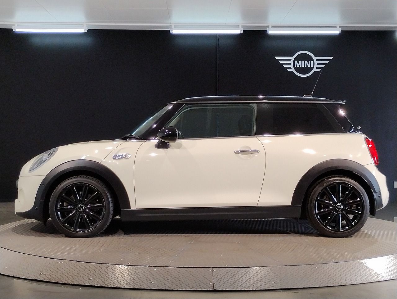 F56 COOPER S D(AT)