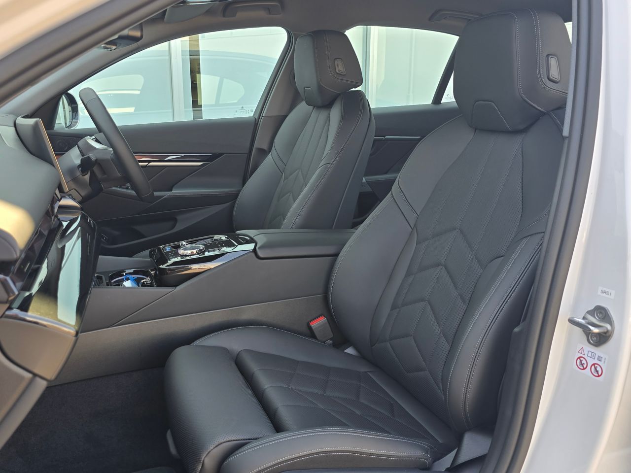 BMW i5 eDrive40 Sedan RHD
