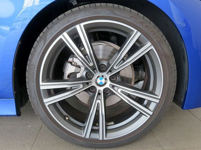 320d xDrive Berline RHD