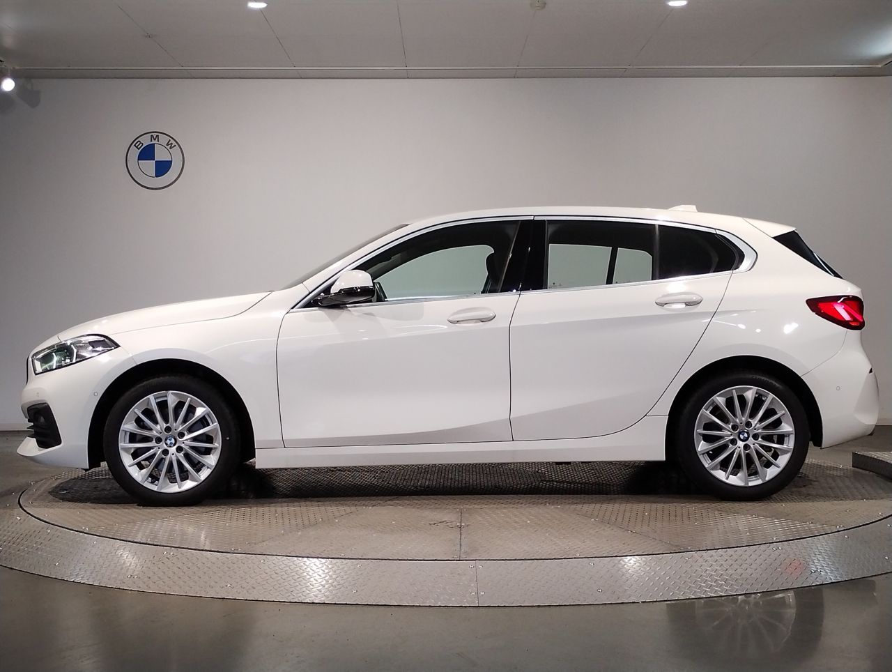 F40 118d Sports Hatch 5-door B47 2.0d