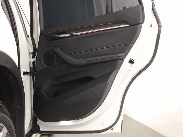 X1 sDrive18i RHD