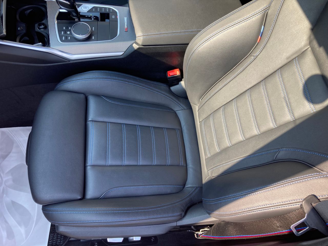 G20 320d xDrive RHD Saloon