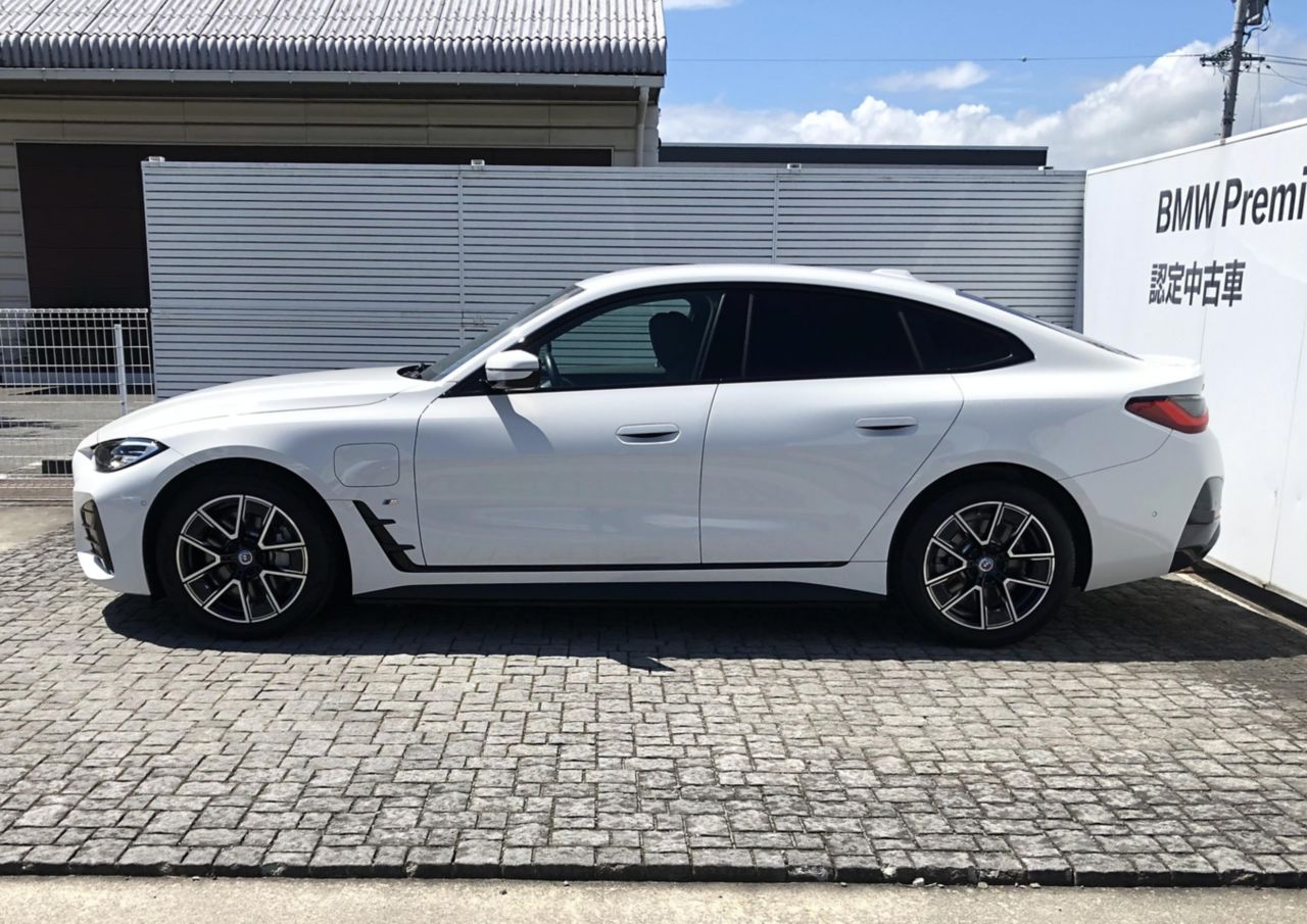 G26 i4 eDrive35 RHD