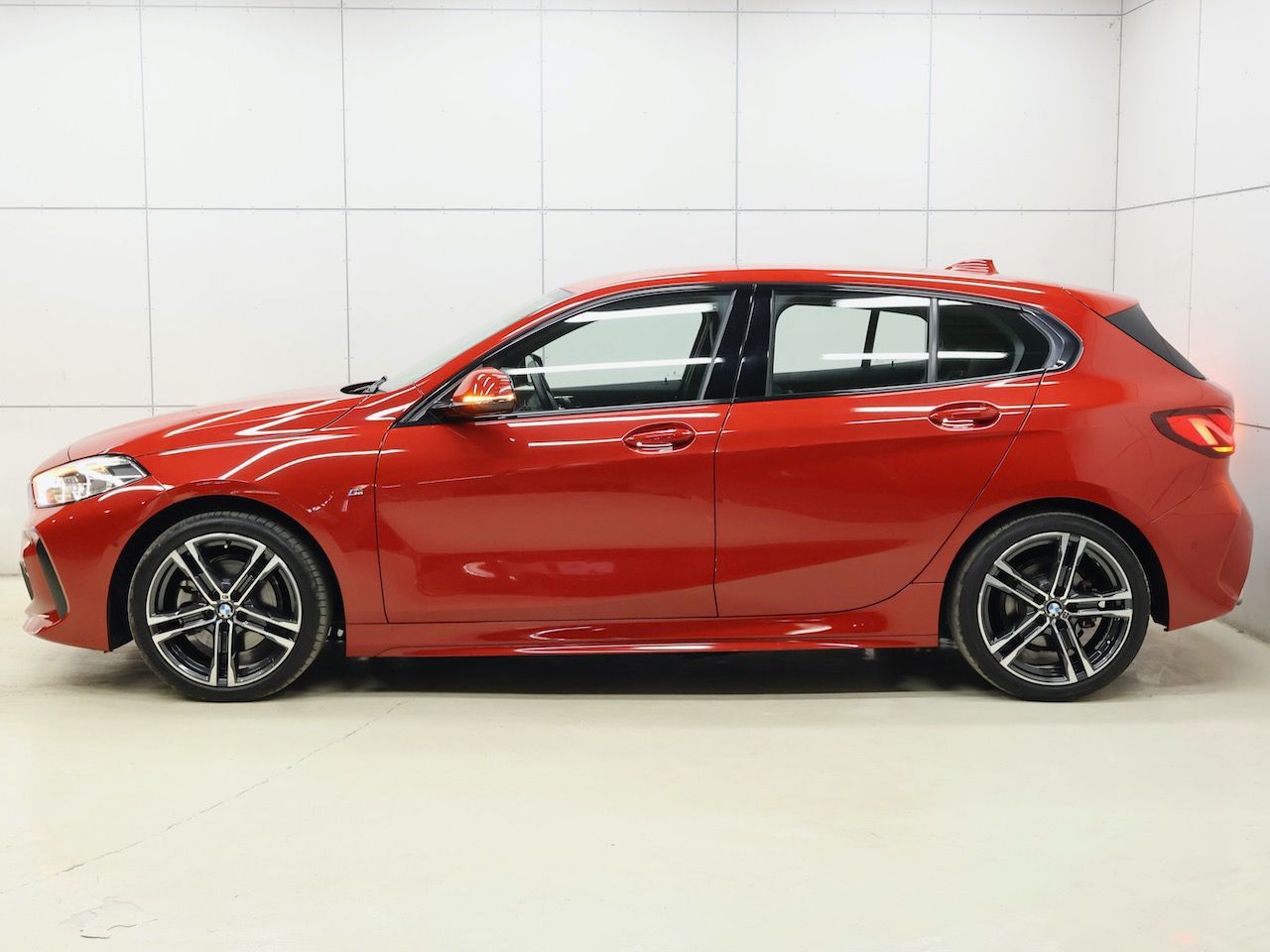 F40 118d Sports Hatch 5-door B47 2.0d