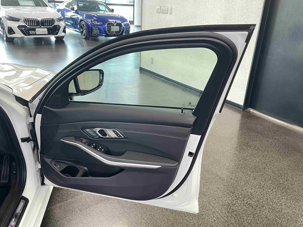 G20 320i Saloon RHD MX