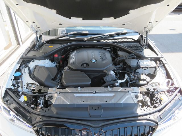 320d xDrive Berline RHD