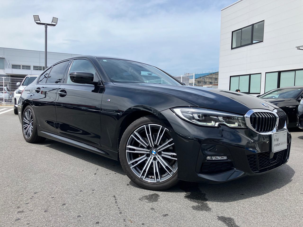 320i Sedan RHD