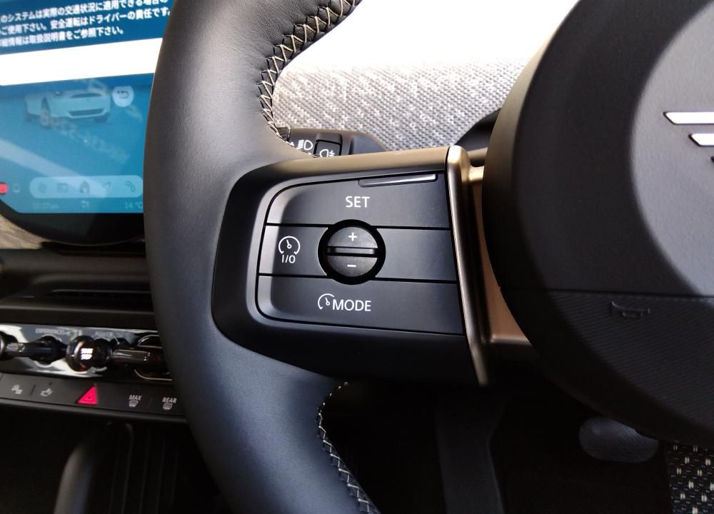 J01 MINI Cooper SE