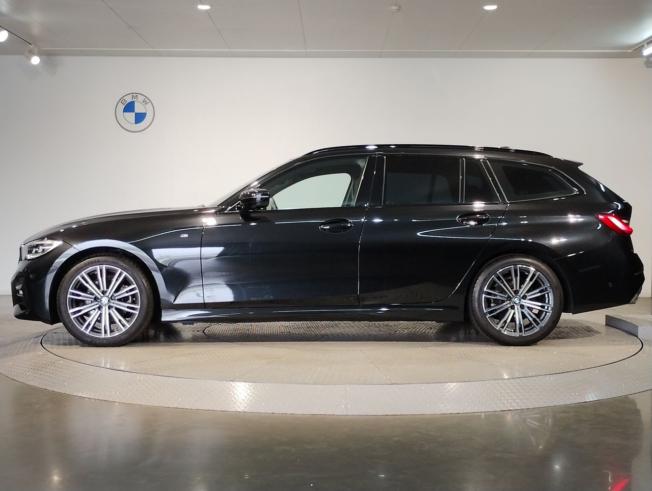 G21 320i RHD