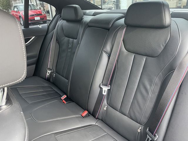 750i xDrive Sedan