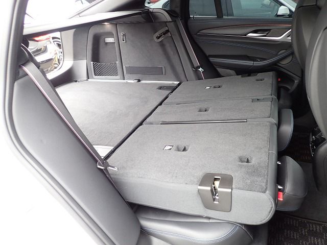 G02 X4 M40i RHD LCI