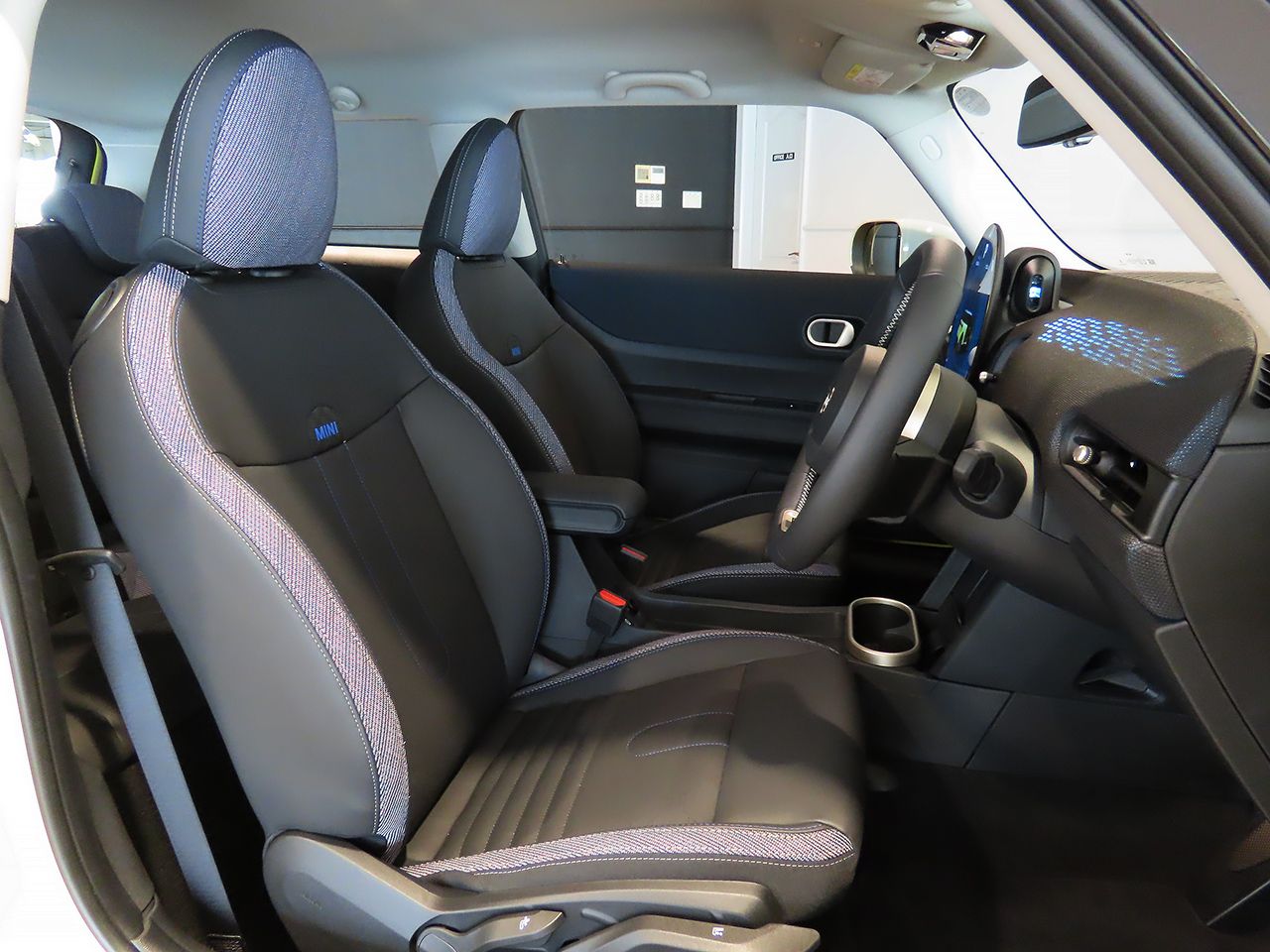 F66 MINI Cooper C 3Dr
