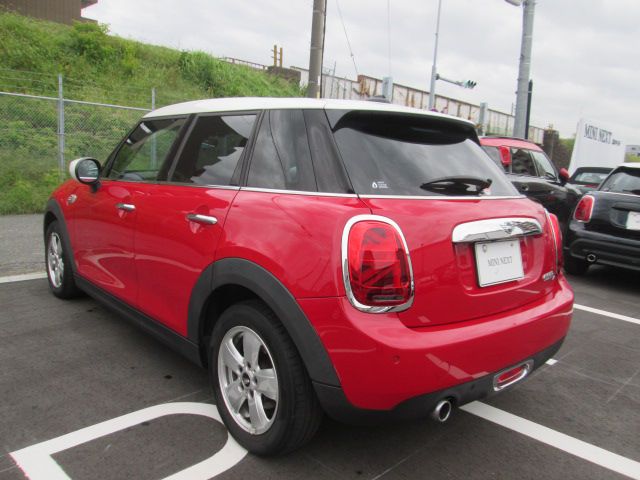 MINI F55 Cooper D 5dr Hatch LCI