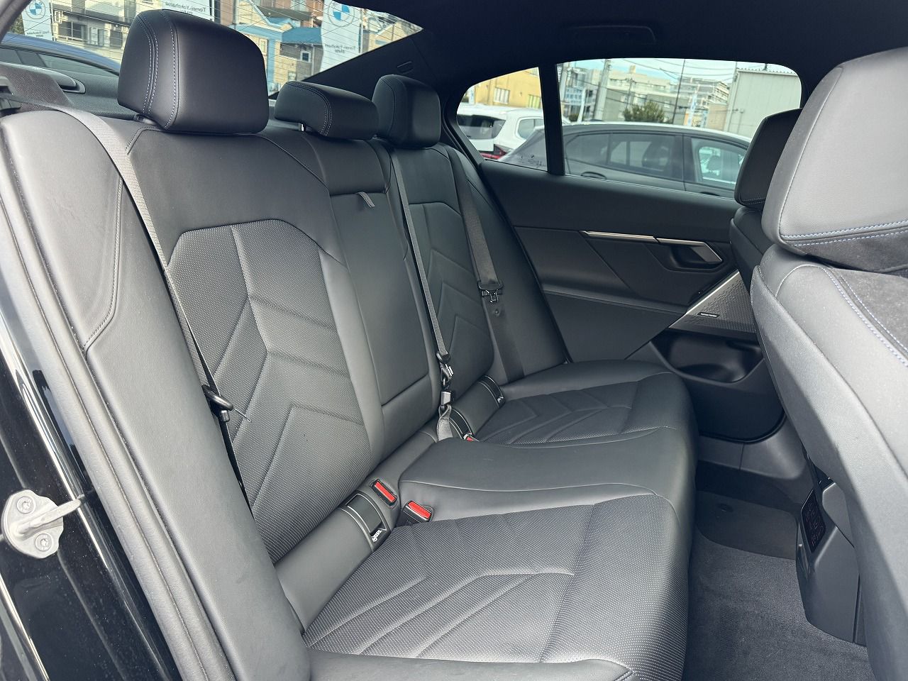 BMW i5 eDrive40 Sedan RHD
