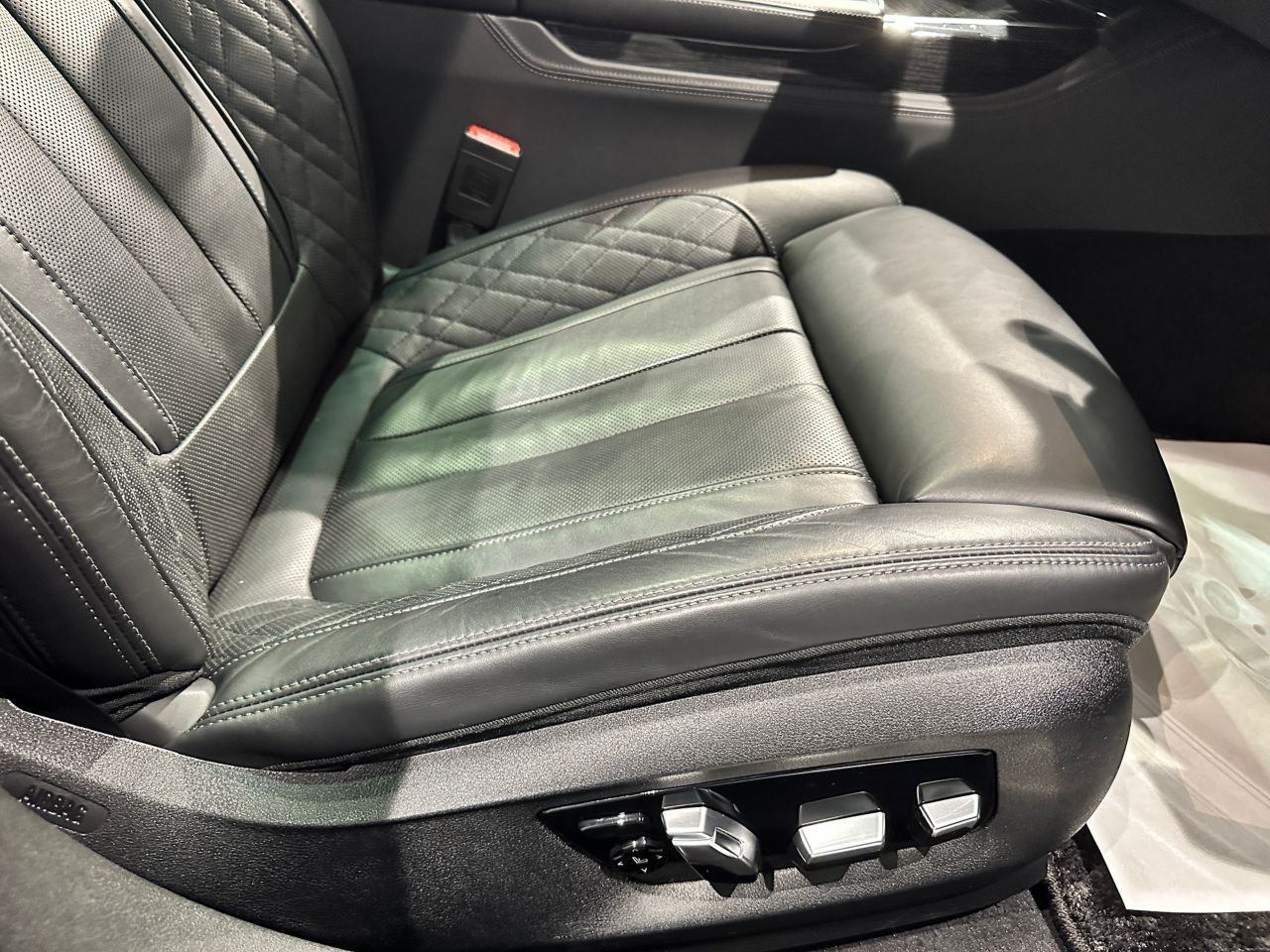 G20 320d xDrive RHD Saloon