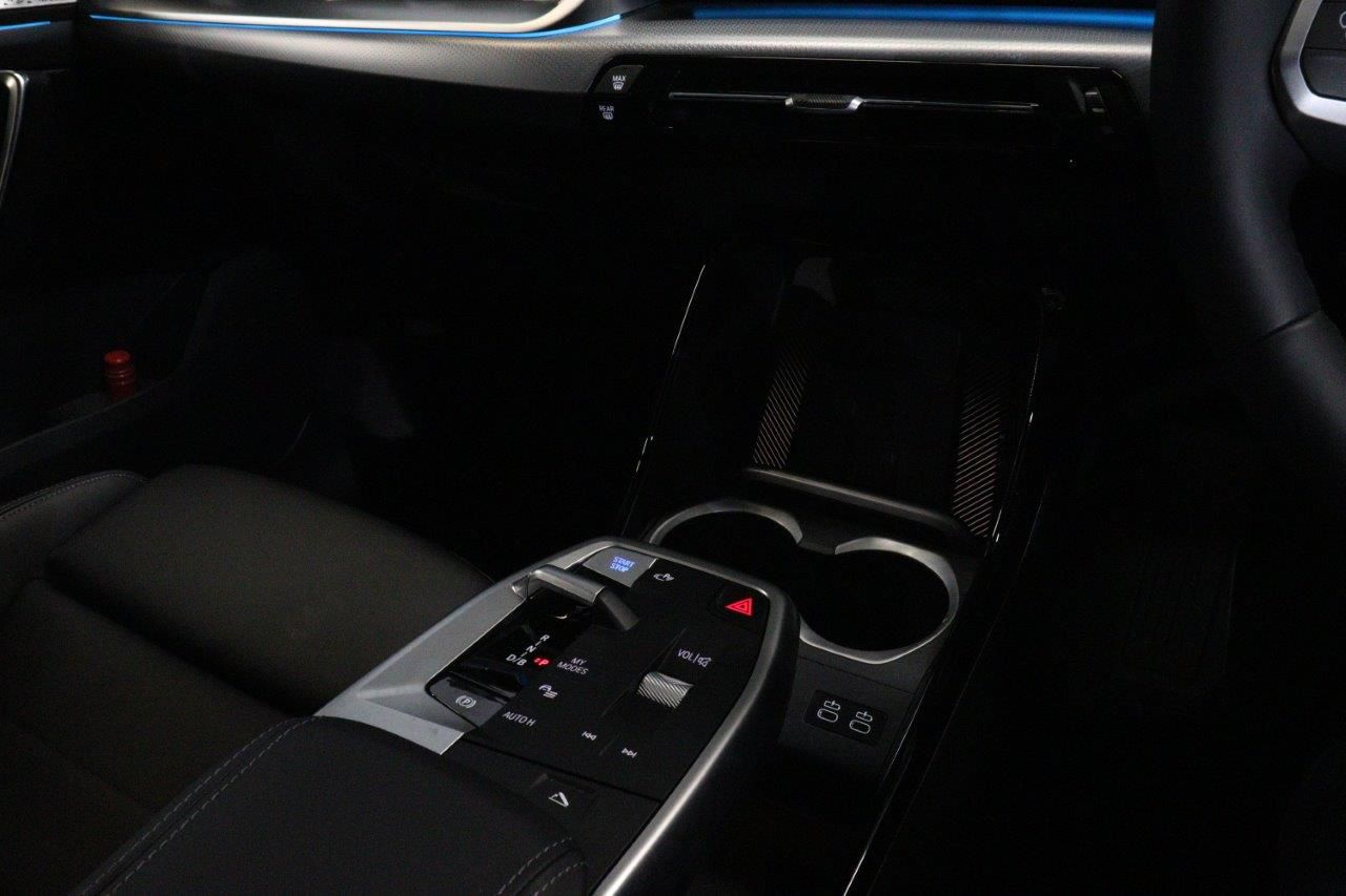 iX2 xDrive30 MSP