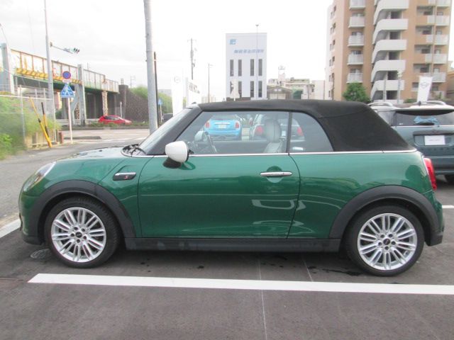 MINI Cooper S Convertible RHD