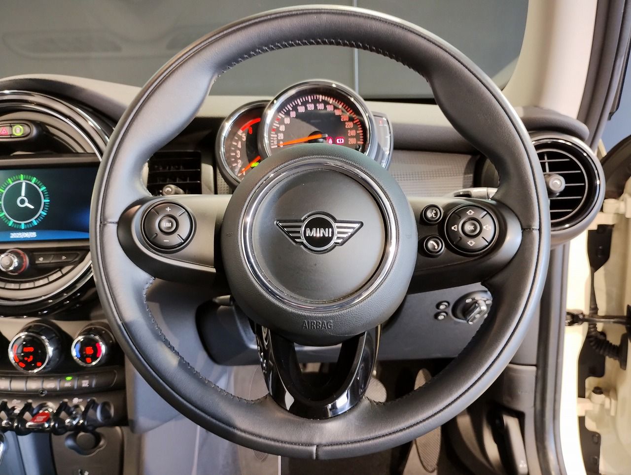 F56 COOPER D (AT)