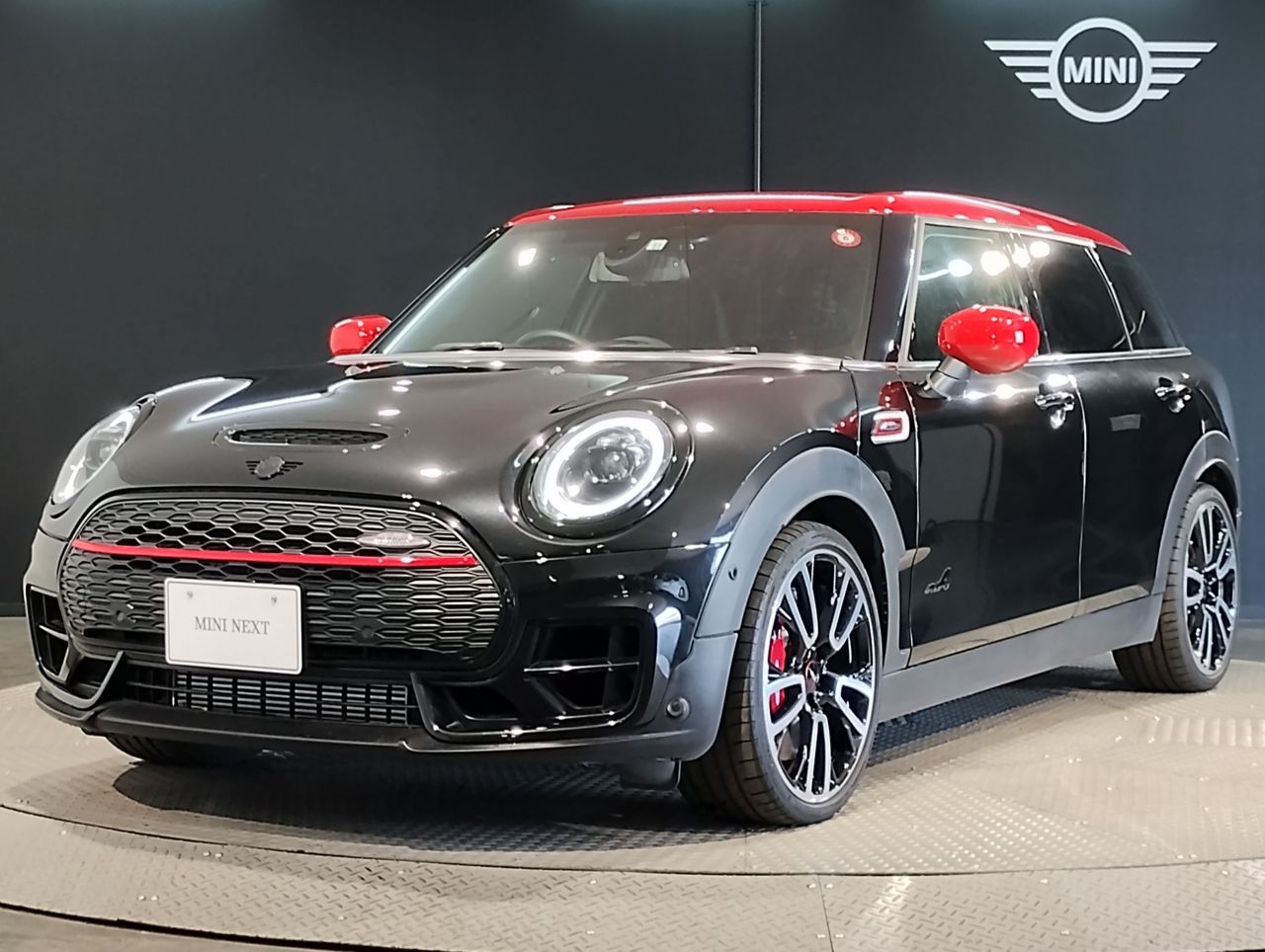 THE MINI JOHN COOPER WORKS CLUBMAN.