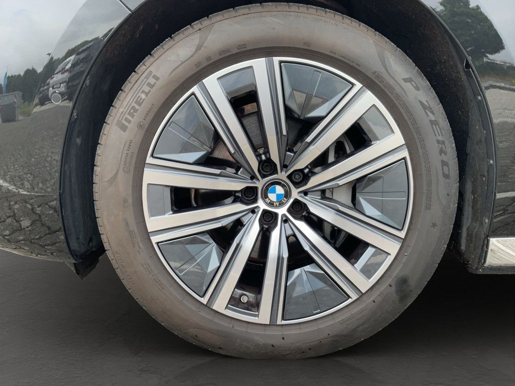 BMW 740