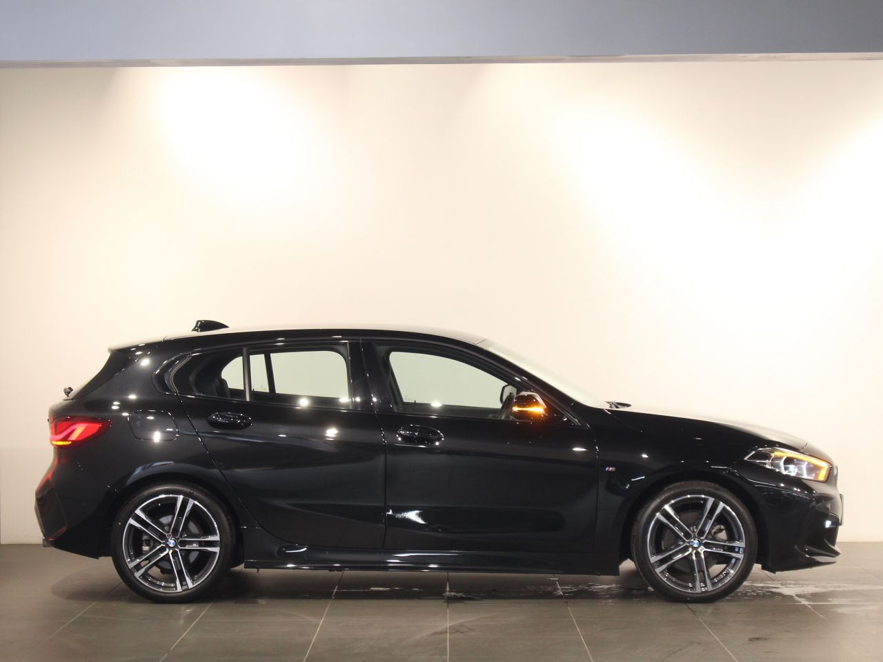 F40 118d Sports Hatch 5-door B47 2.0d