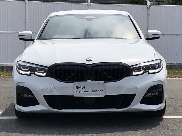 320i Sedan RHD