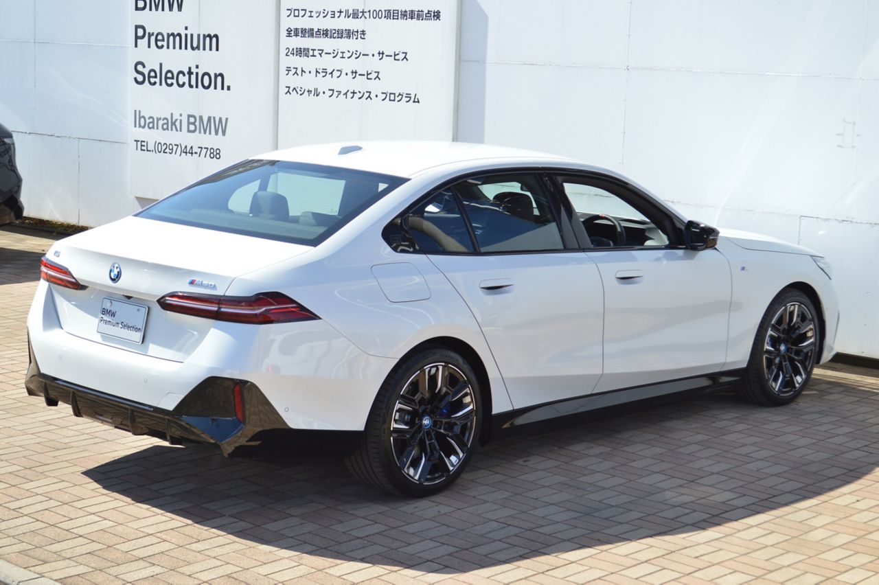 BMW i5 M60 xDrive Sedan RHD