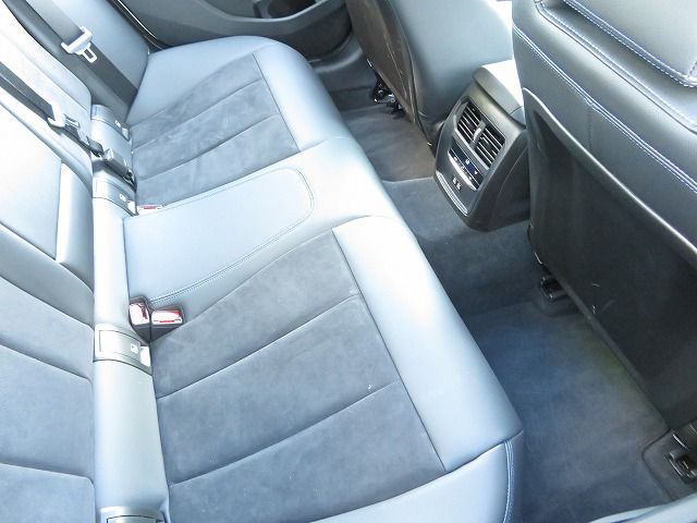 320d xDrive Berline RHD